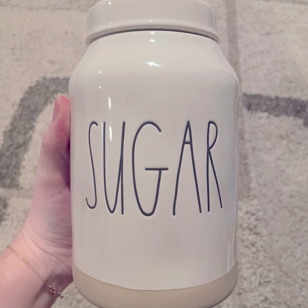 Rae Dunn medium/large sugar